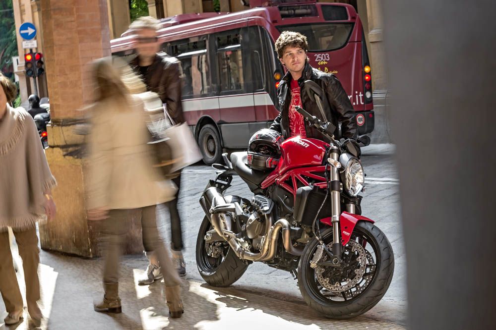 Ducati Monster 821. Fotos