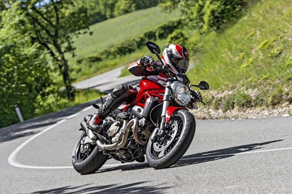 Ducati Monster 821. Fotos