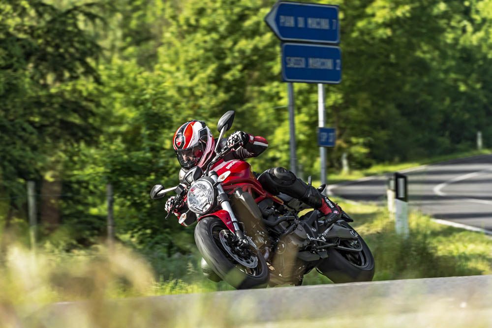 Ducati Monster 821. Fotos