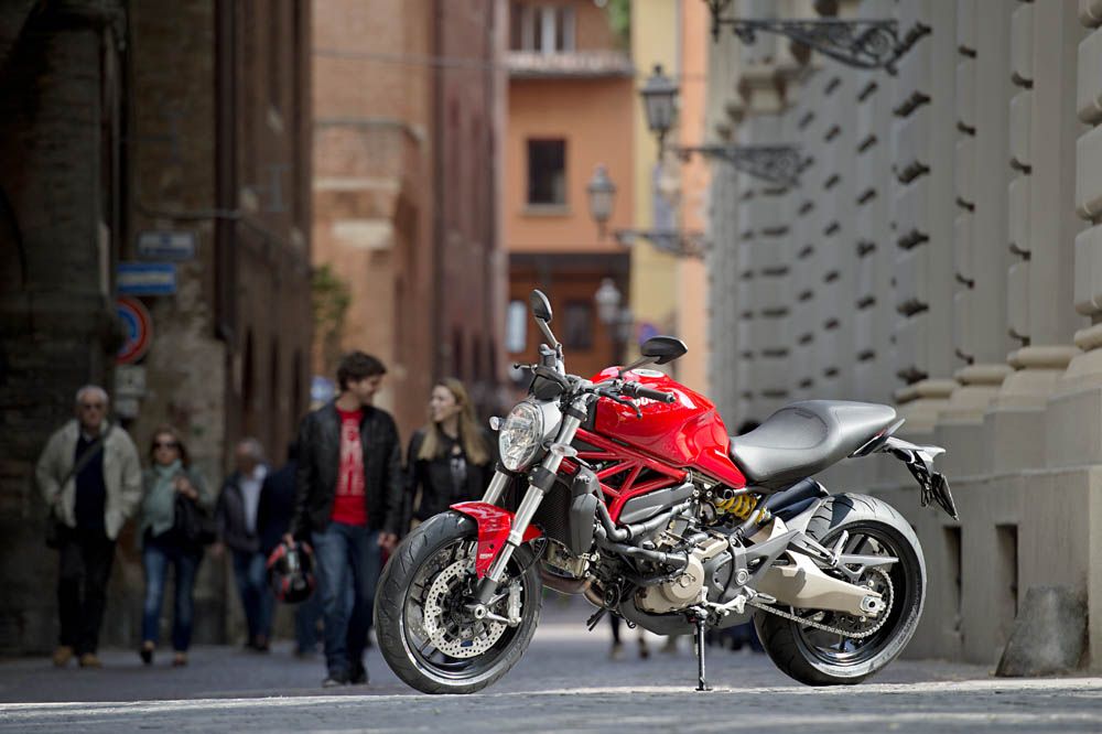 Ducati Monster 821. Fotos