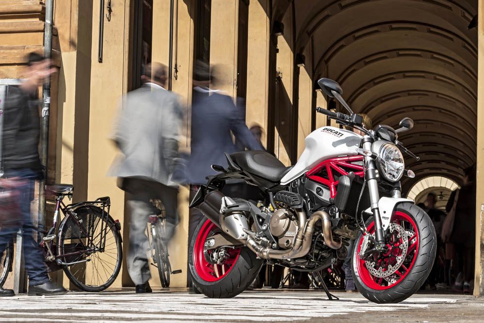Ducati Monster 821. Fotos