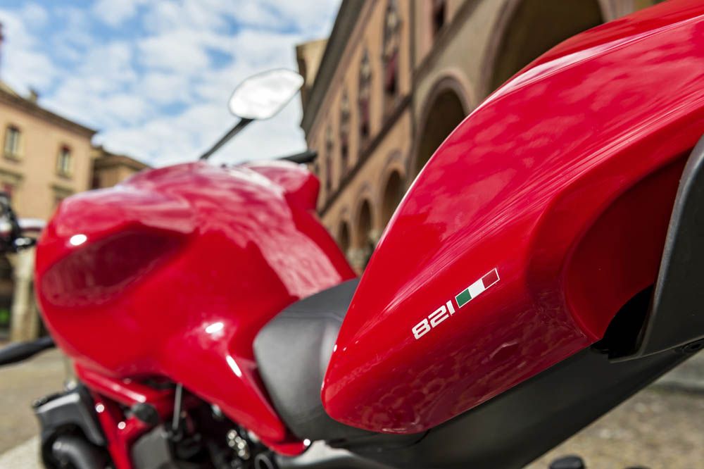 Ducati Monster 821. Fotos