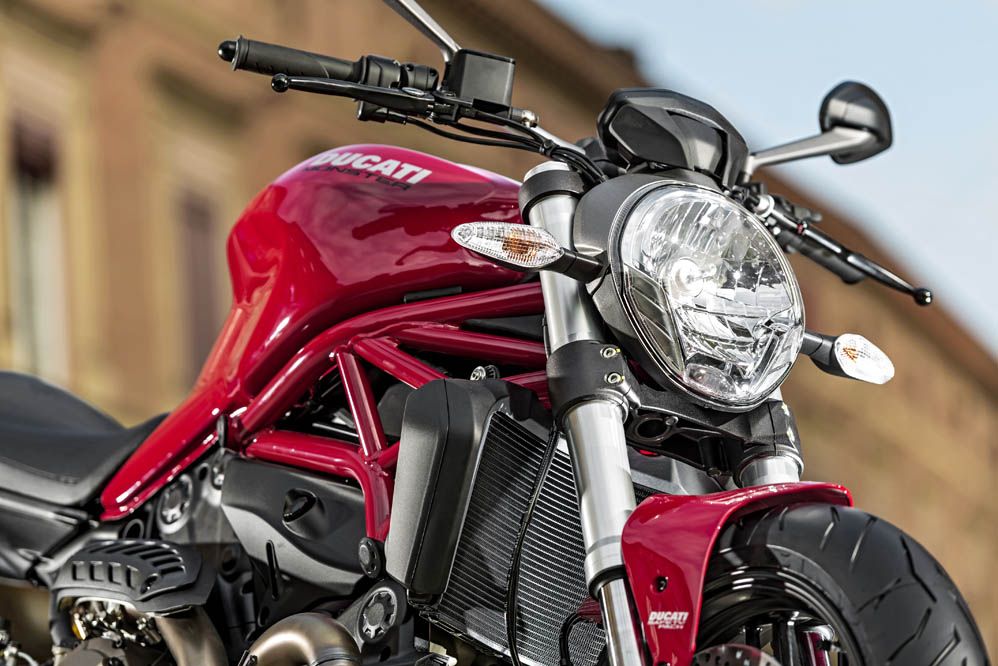 Ducati Monster 821. Fotos