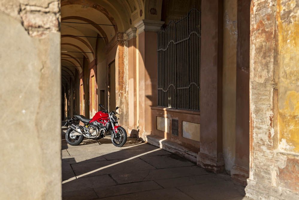 Ducati Monster 821. Fotos