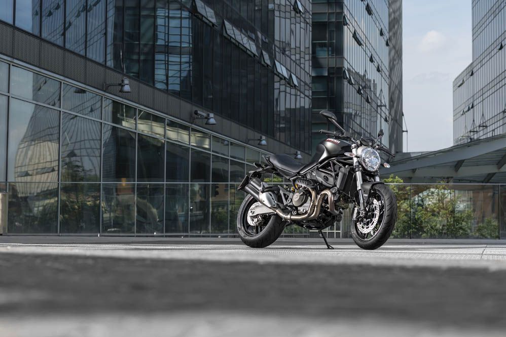Ducati Monster 821. Fotos