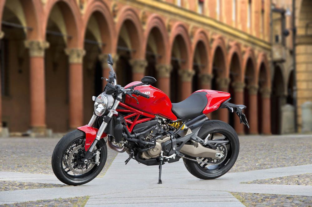 Ducati Monster 821. Fotos