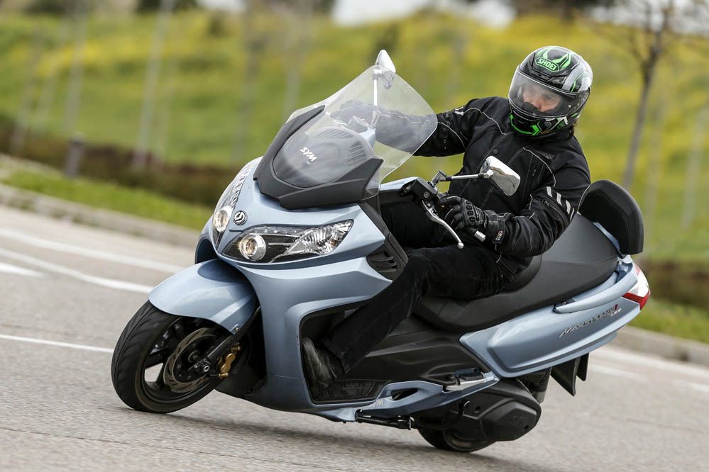 Comparativa scooter 400: Suzuki, SYM y Yamaha. Galería