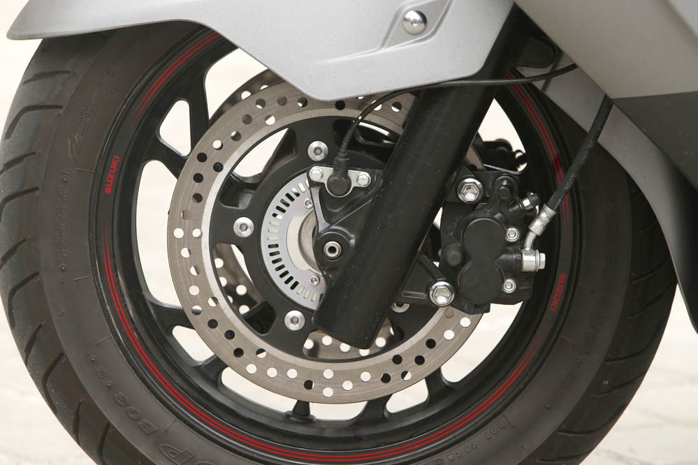 Comparativa scooter 400: Suzuki, SYM y Yamaha. Galería