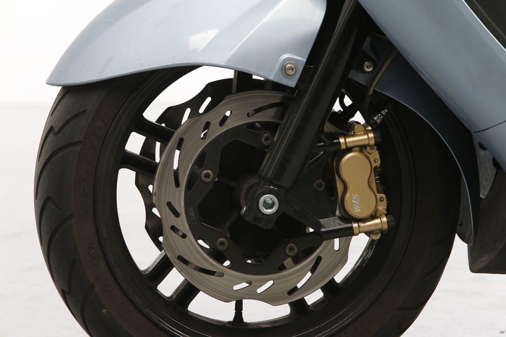 Comparativa scooter 400: Suzuki, SYM y Yamaha. Galería