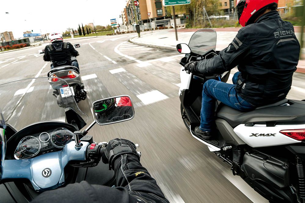 Comparativa scooter 400: Suzuki, SYM y Yamaha. Galería