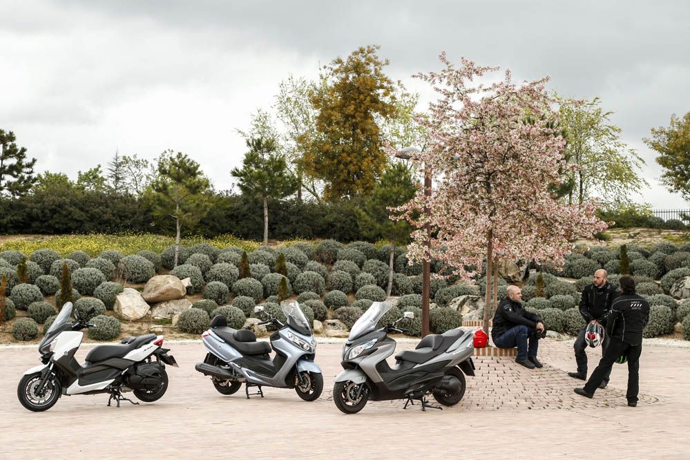 Comparativa scooter 400: Suzuki, SYM y Yamaha. Galería