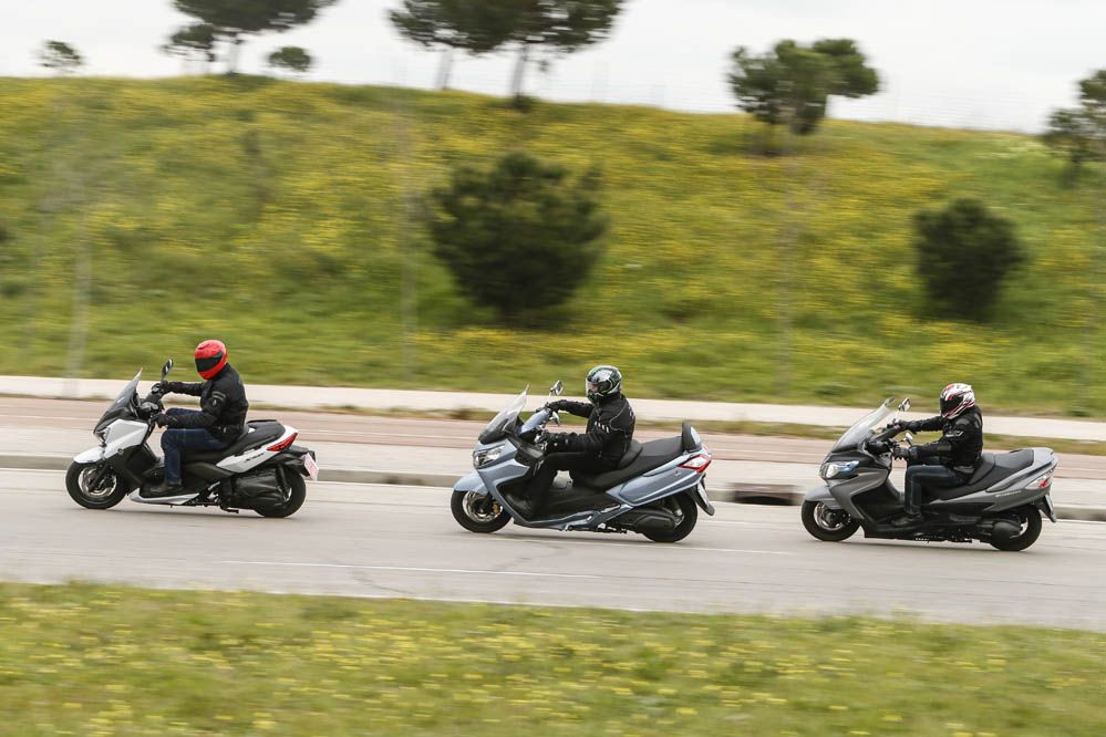 Comparativa scooter 400: Suzuki, SYM y Yamaha. Galería