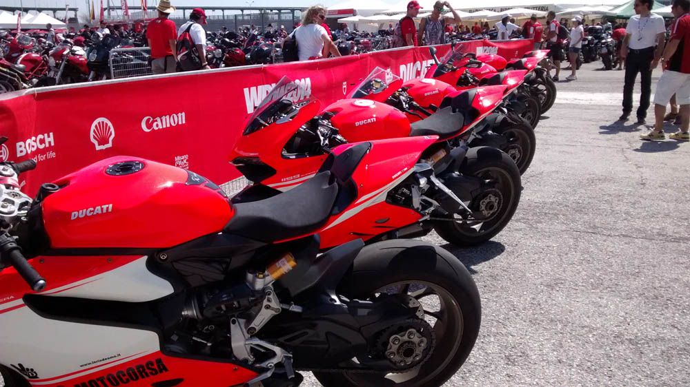 Fotos del World Ducati Week 2014