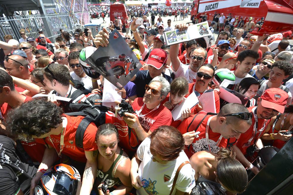 Fotos del World Ducati Week 2014