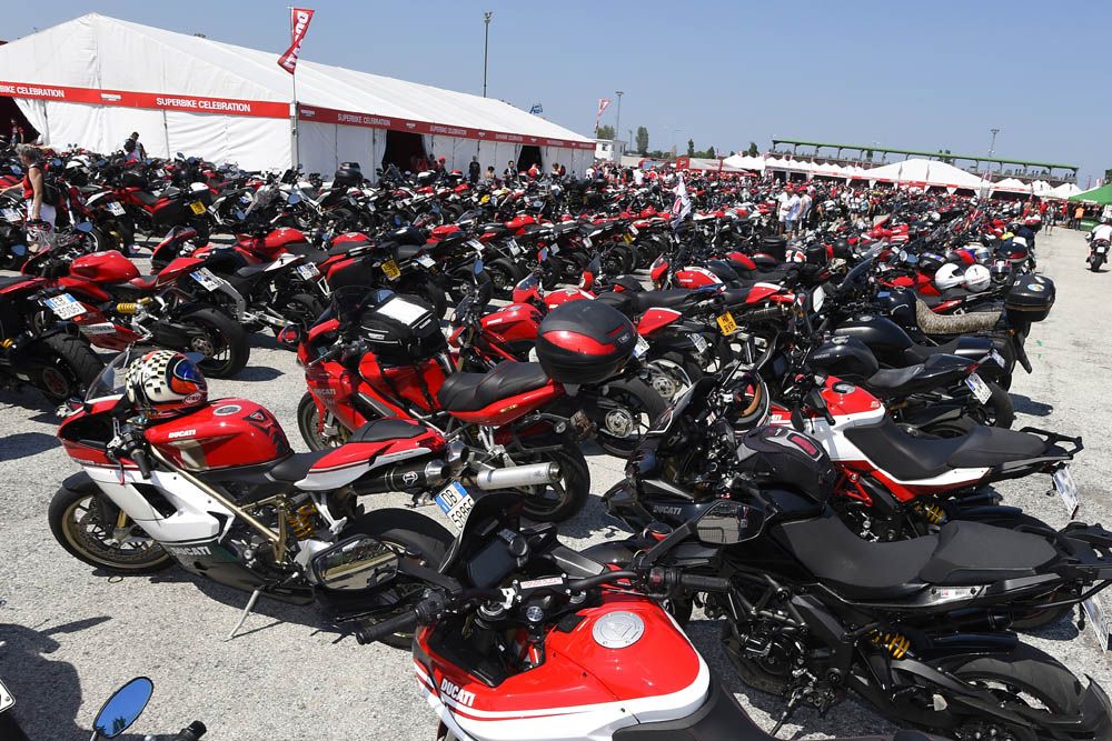 Fotos del World Ducati Week 2014