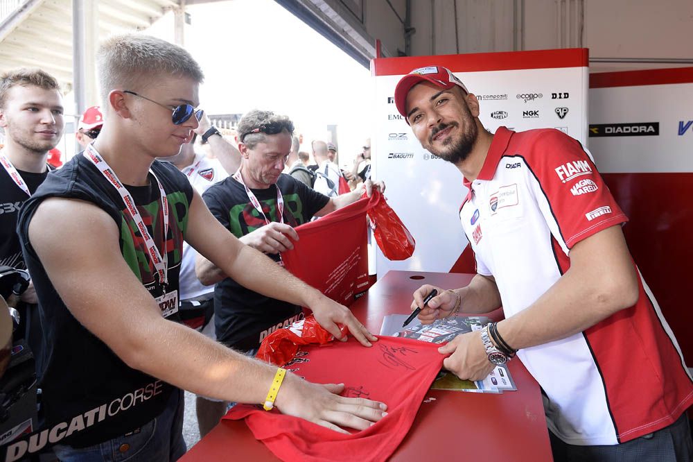 Fotos del World Ducati Week 2014