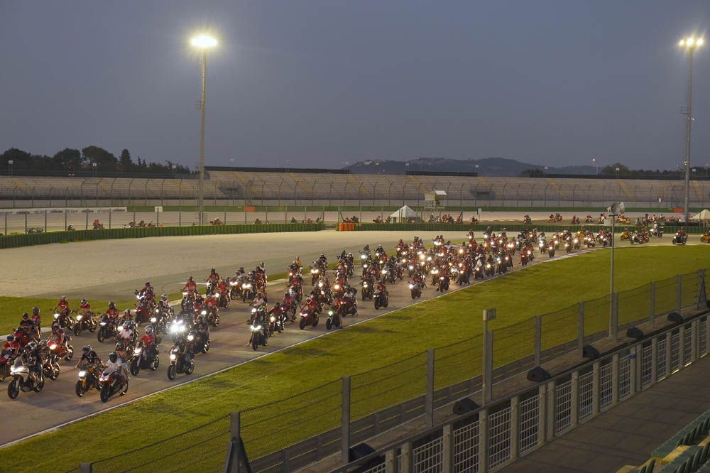Fotos del World Ducati Week 2014