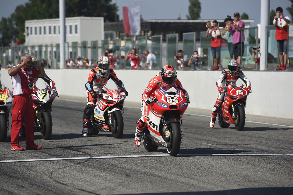 Fotos del World Ducati Week 2014