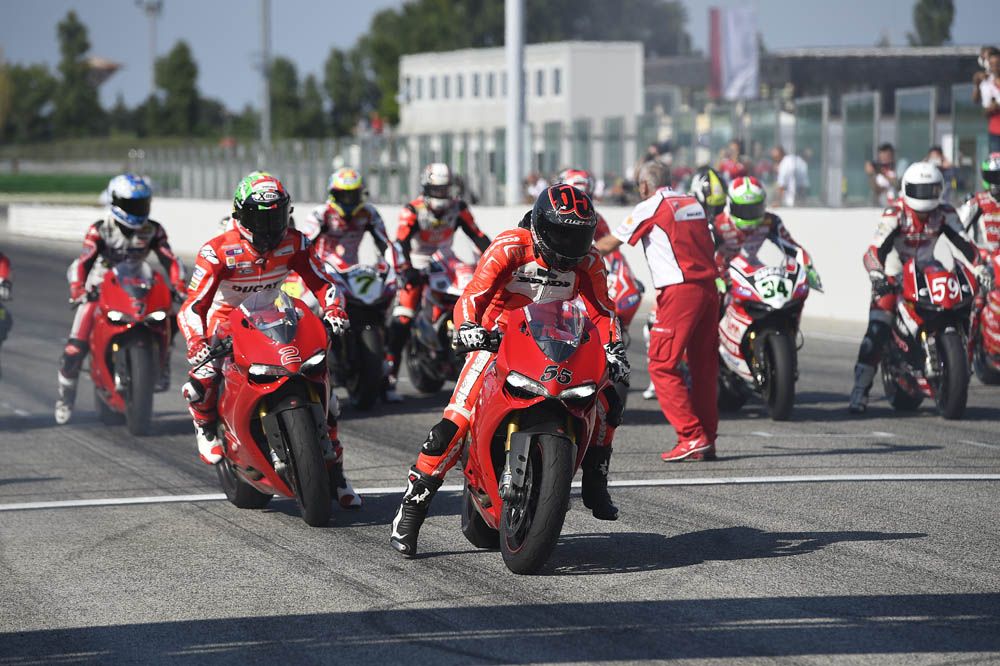 Fotos del World Ducati Week 2014