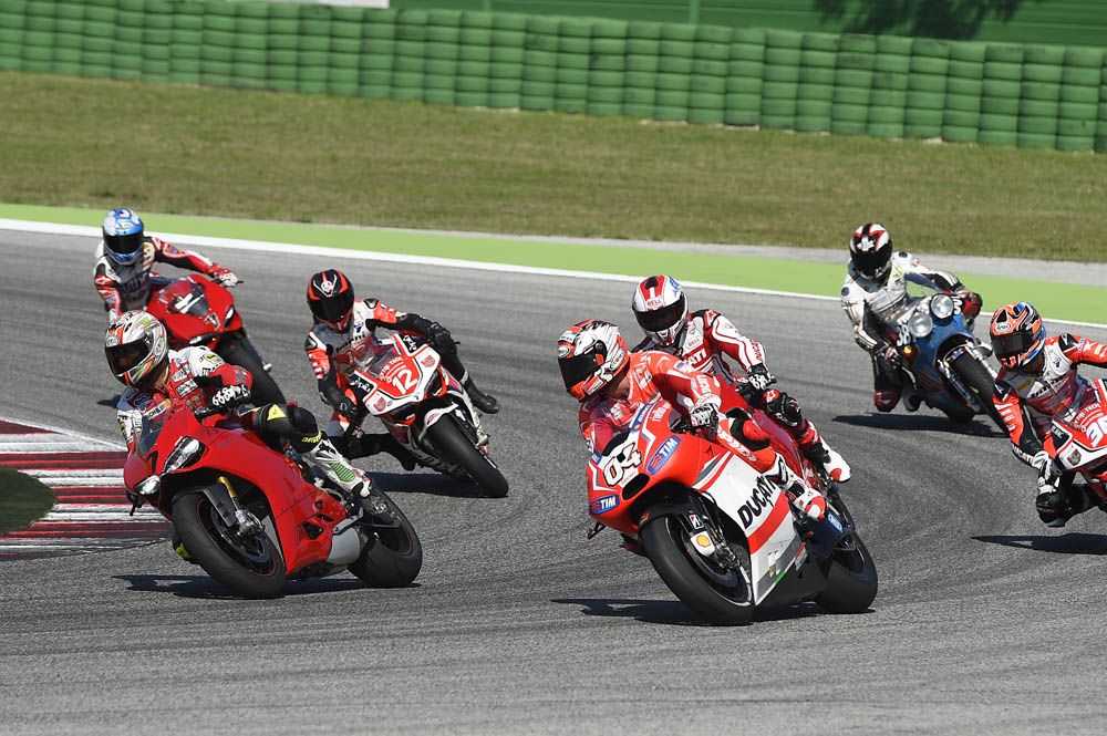 Fotos del World Ducati Week 2014