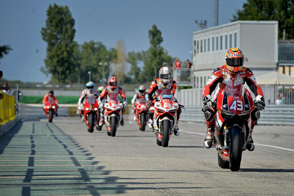Fotos del World Ducati Week 2014