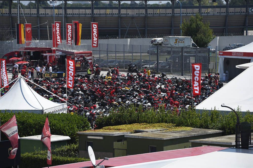 Fotos del World Ducati Week 2014
