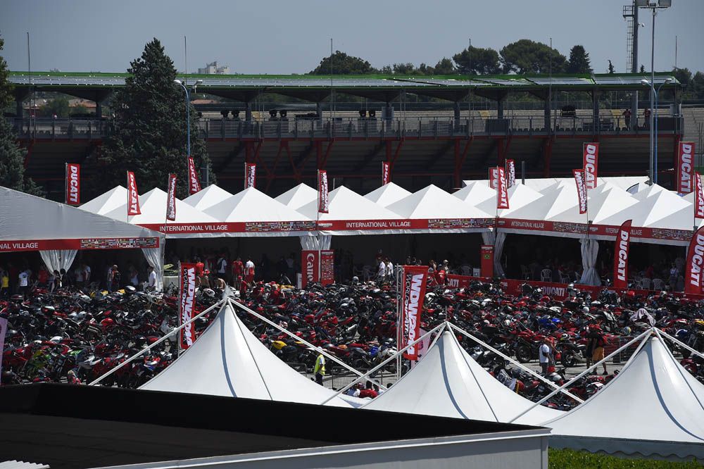 Fotos del World Ducati Week 2014