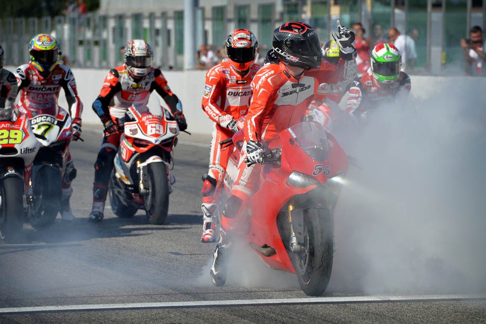 Fotos del World Ducati Week 2014