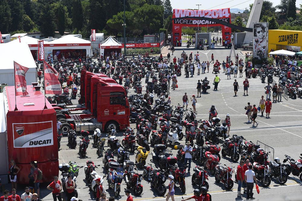 Fotos del World Ducati Week 2014