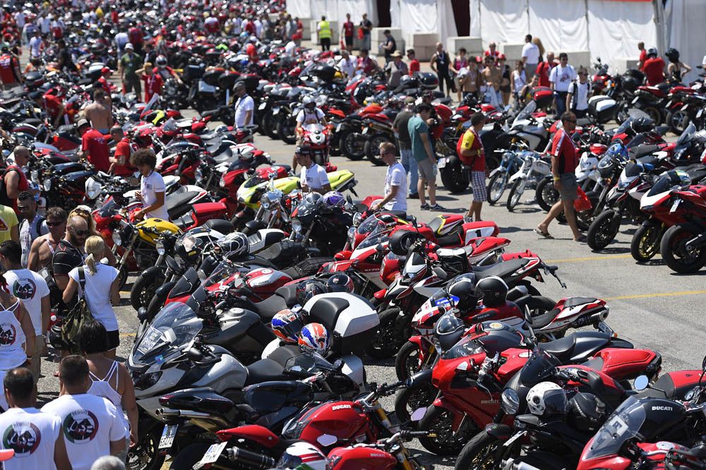 Fotos del World Ducati Week 2014