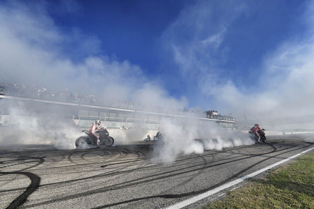 Fotos del World Ducati Week 2014