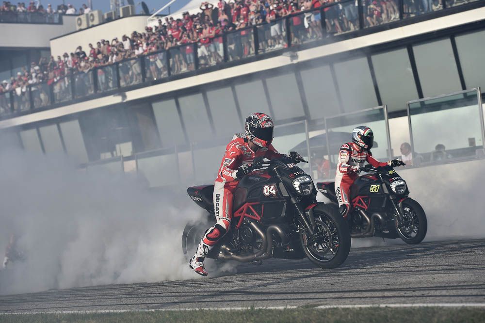 Fotos del World Ducati Week 2014
