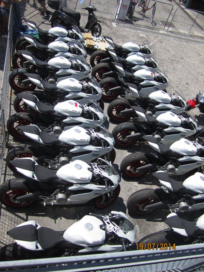 Fotos del World Ducati Week 2014
