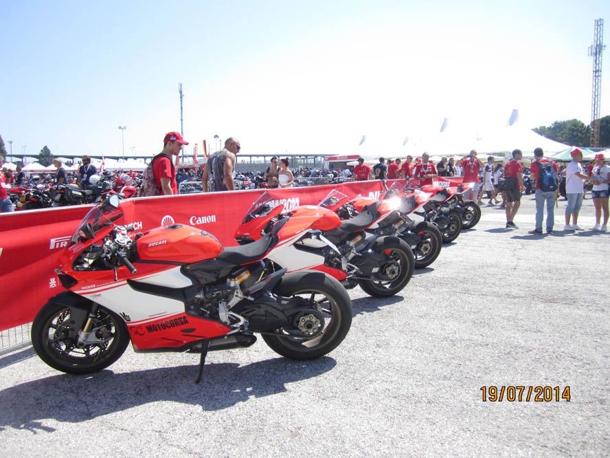 Fotos del World Ducati Week 2014