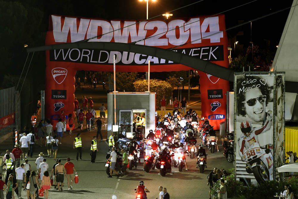Fotos del World Ducati Week 2014