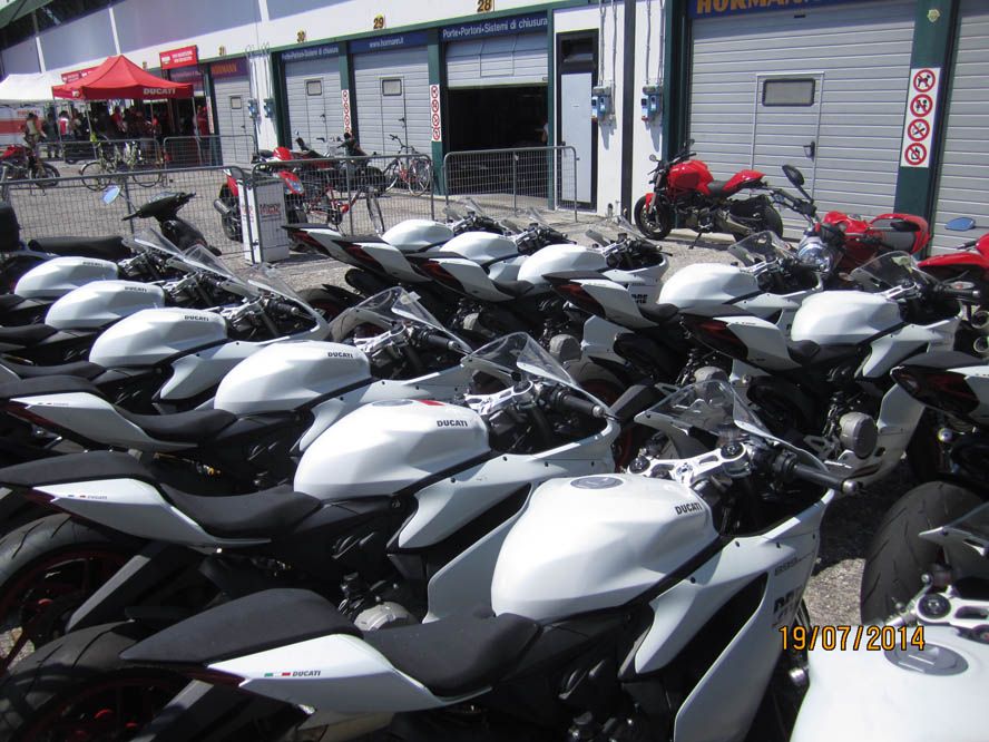 Fotos del World Ducati Week 2014