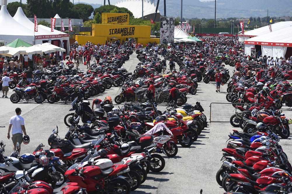 Fotos del World Ducati Week 2014