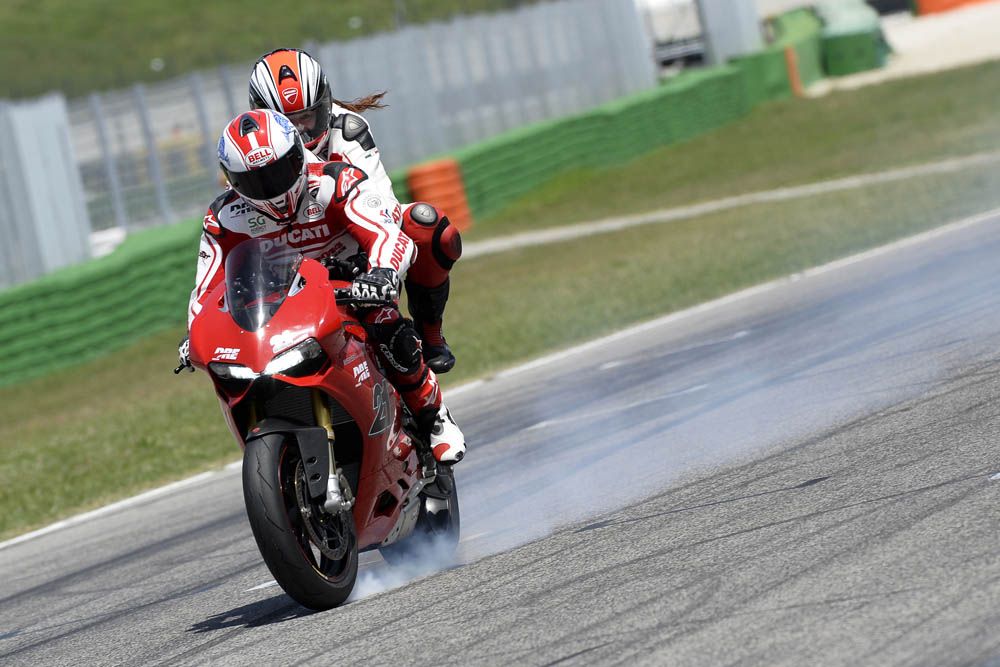 Fotos del World Ducati Week 2014