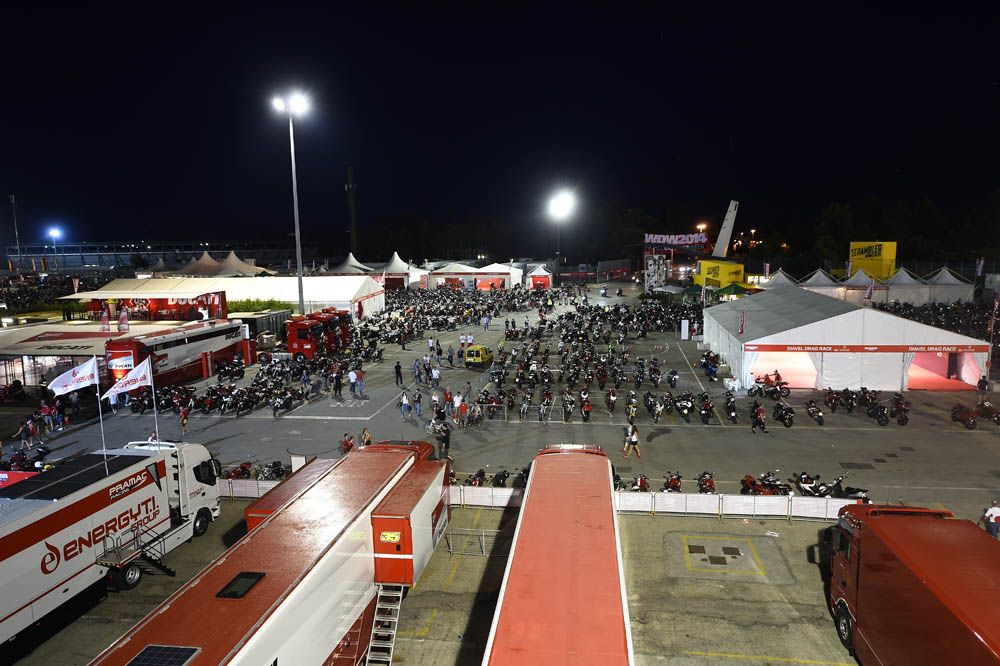 Fotos del World Ducati Week 2014