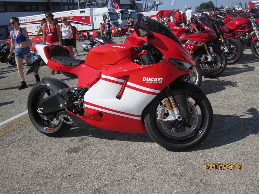 Fotos del World Ducati Week 2014