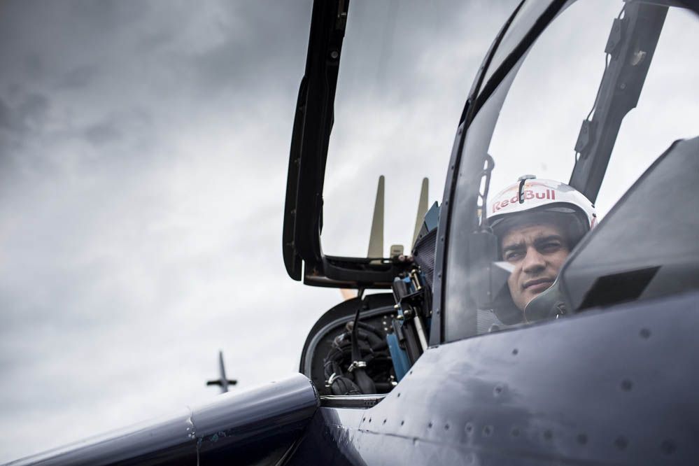 Pedrosa y Márquez vuelan gracias a Red Bull. Galería