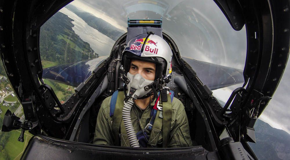 Pedrosa y Márquez vuelan gracias a Red Bull. Galería