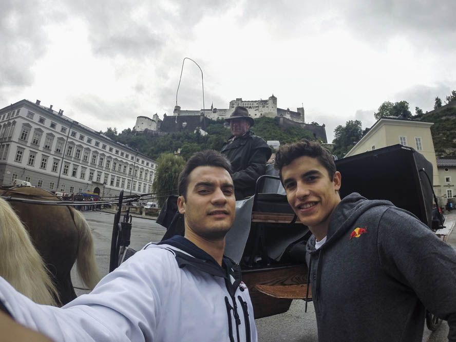 Pedrosa y Márquez vuelan gracias a Red Bull. Galería