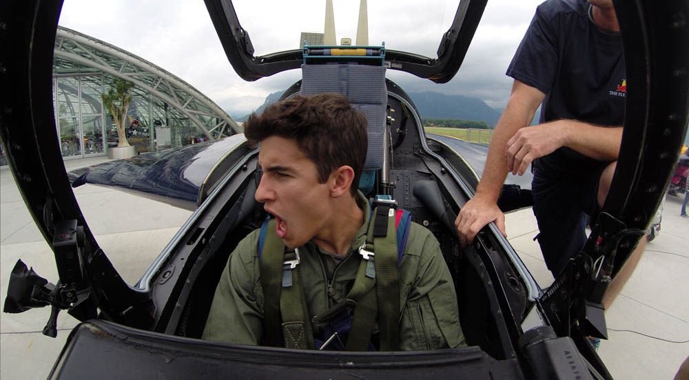 Pedrosa y Márquez vuelan gracias a Red Bull. Galería