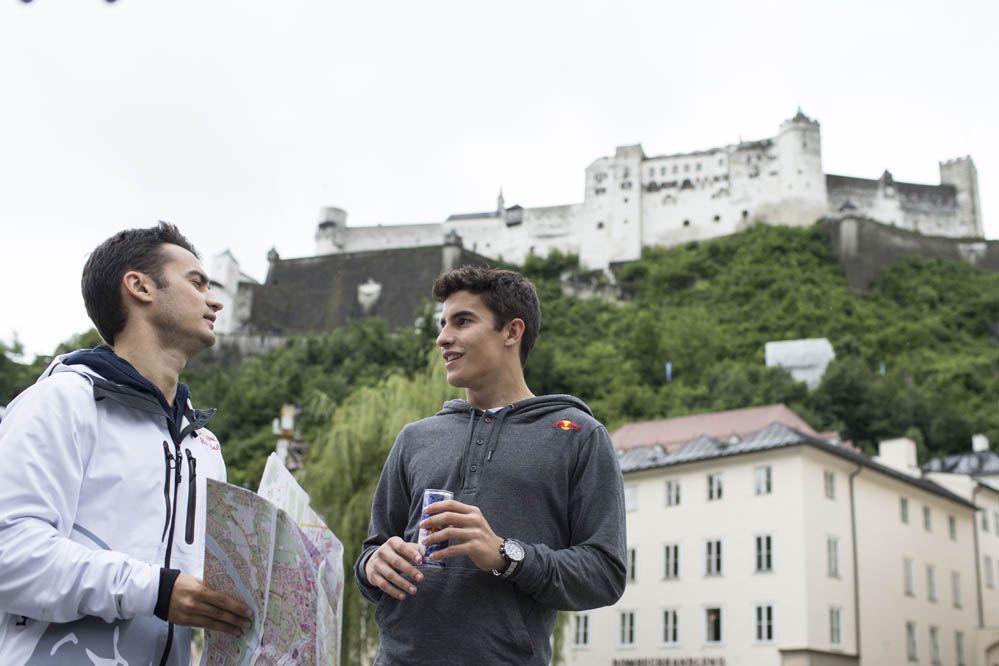 Pedrosa y Márquez vuelan gracias a Red Bull. Galería