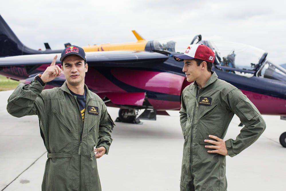 Pedrosa y Márquez vuelan gracias a Red Bull. Galería