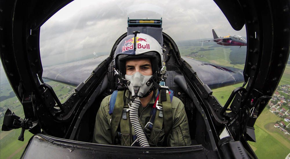 Pedrosa y Márquez vuelan gracias a Red Bull. Galería