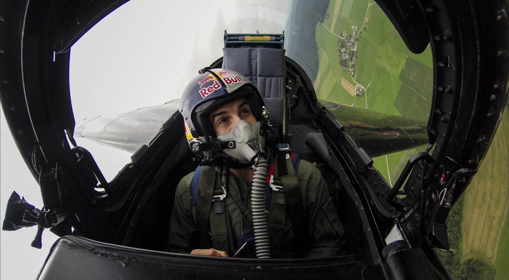 Pedrosa y Márquez vuelan gracias a Red Bull. Galería
