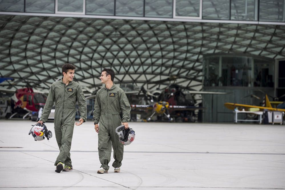 Pedrosa y Márquez vuelan gracias a Red Bull. Galería