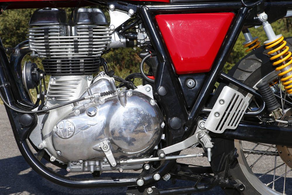 Comparativa: Royal Enfield Continental GT vs Yamaha SR400. Galería